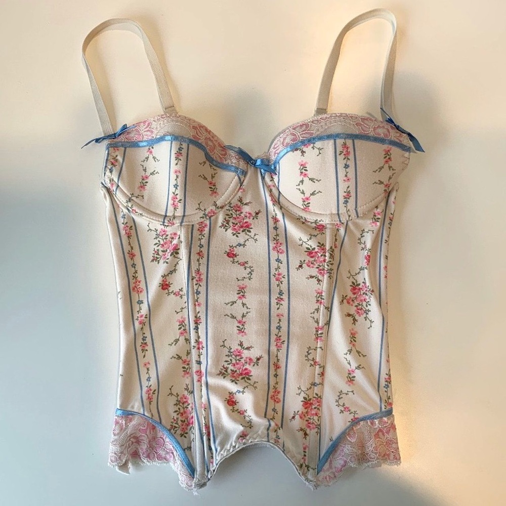 ISO this sophie b in love again corset!! willing to pay a lot of money for it
